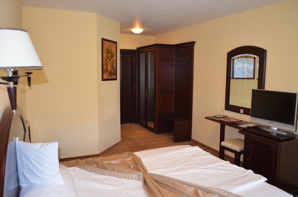 Hotel Astoria Alba Iulia Phòng bức ảnh