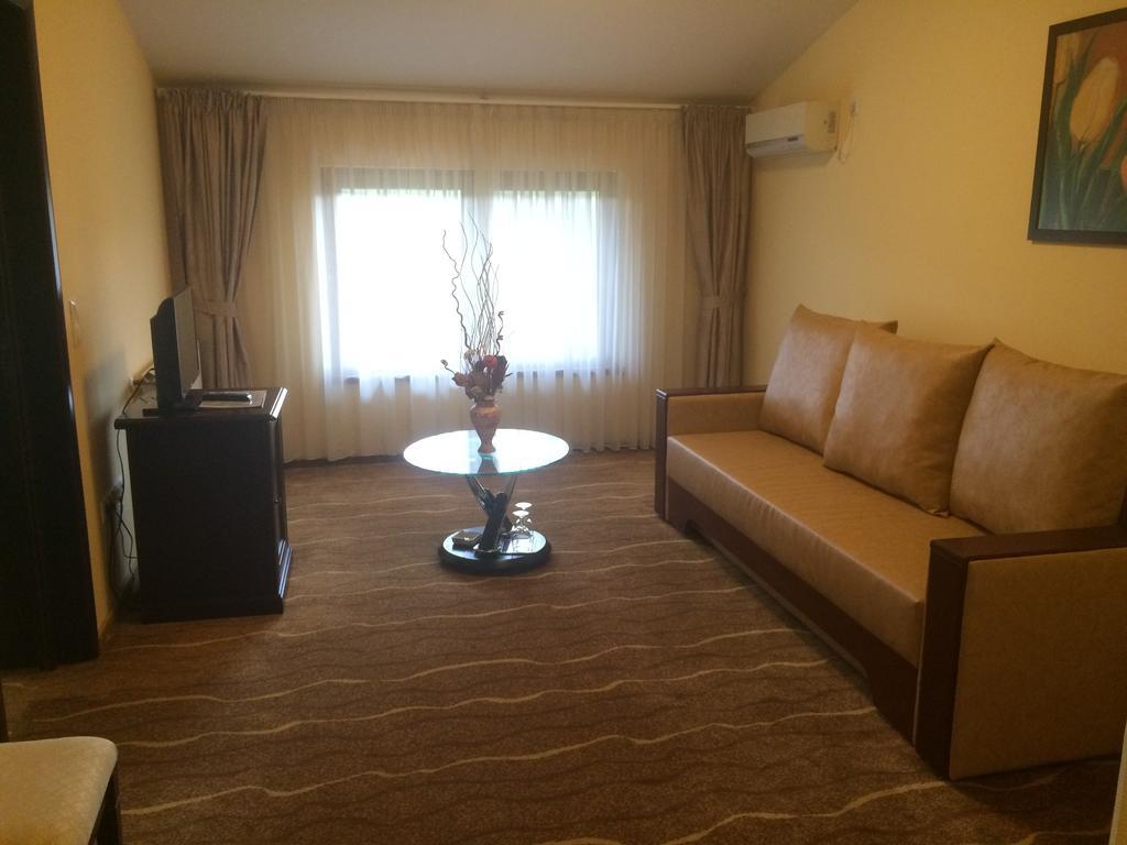 Hotel Astoria Alba Iulia Phòng bức ảnh