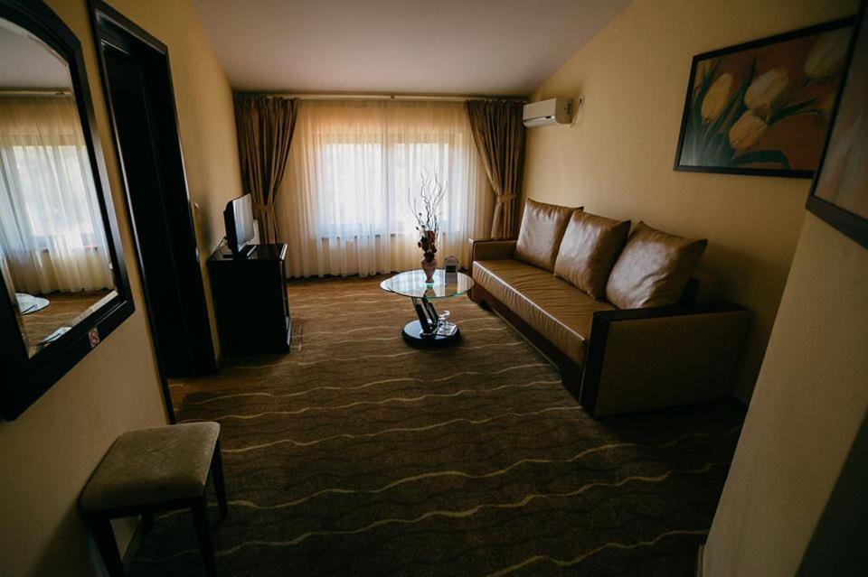 Hotel Astoria Alba Iulia Ngoại thất bức ảnh