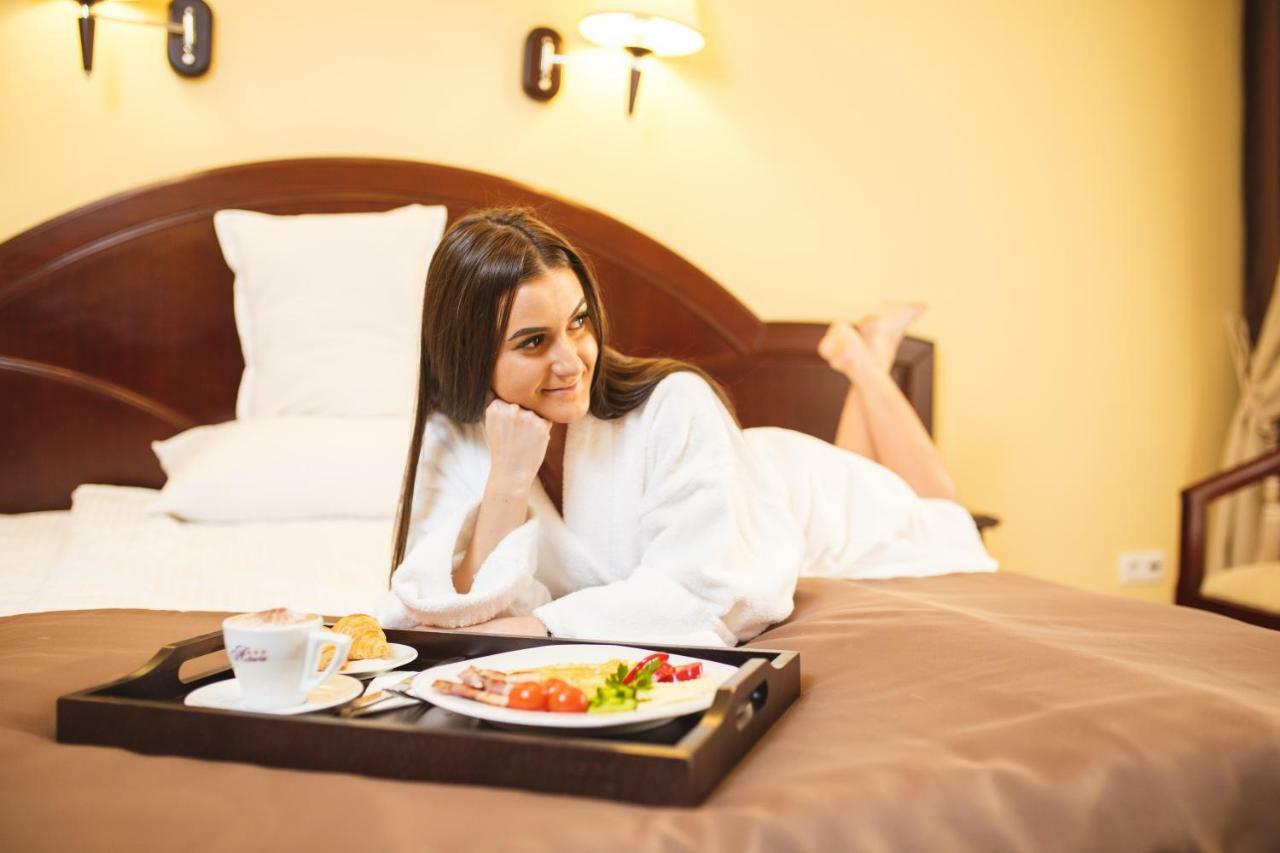 Hotel Astoria Alba Iulia Ngoại thất bức ảnh
